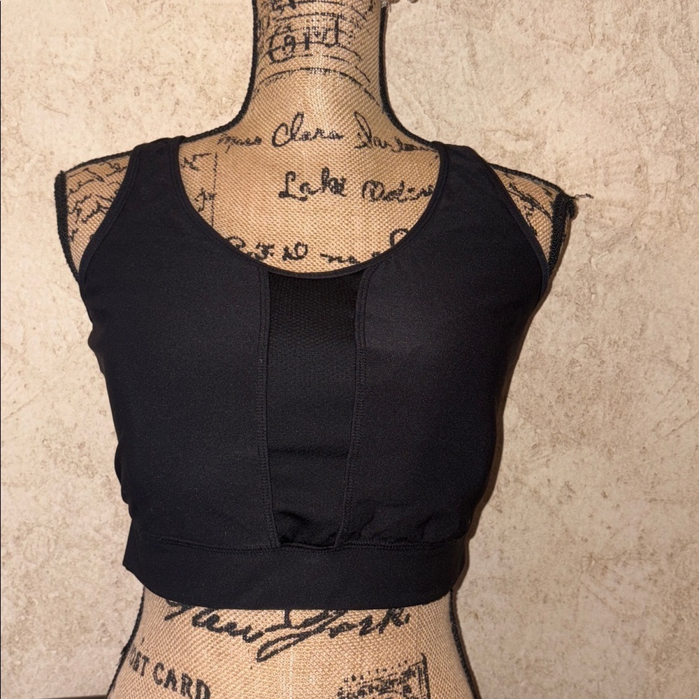 Old Navy Molded Sports Bra (Bust 34ā Length 15ā)